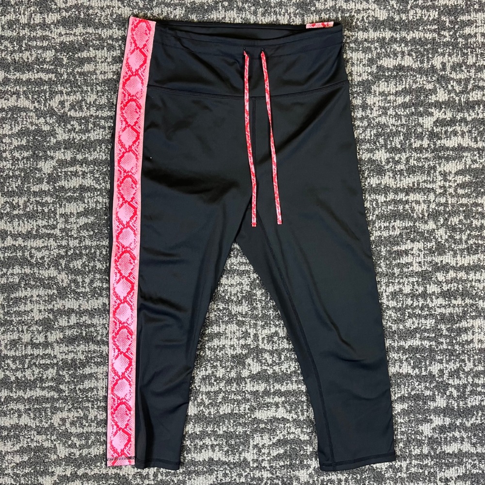 Fabletics Leggings Womens M Snakeskin UltraCool Cropped Athletic Pants